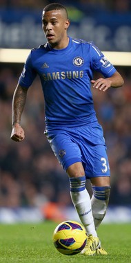 Райан Бертран Райан Бертран